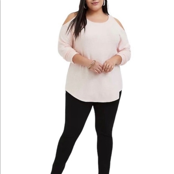 5 pounds of Woman’s resell bundle and I also offer children's and men's or a mix - Picture 12 of 16